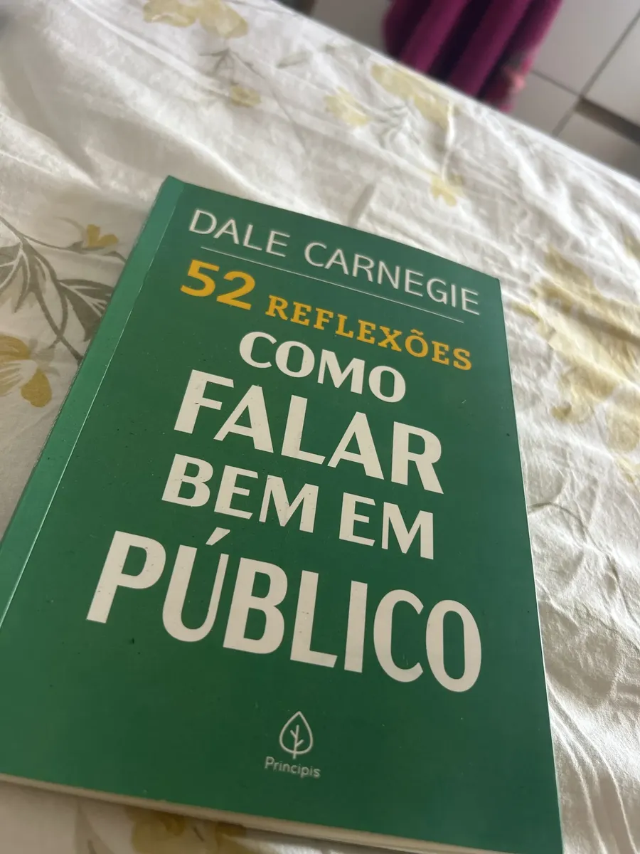 Fotografia real da capa do livro enviada por cliente